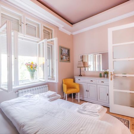 Crown Apartment - Your Royal Stay Belgrad Exteriör bild