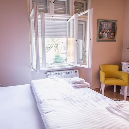 Crown Apartment - Your Royal Stay Belgrad Exteriör bild