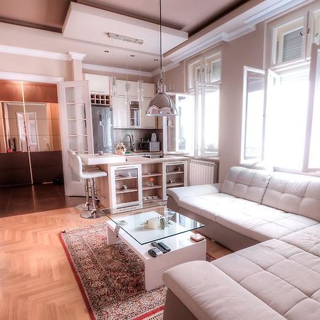 Crown Apartment - Your Royal Stay Belgrad Exteriör bild