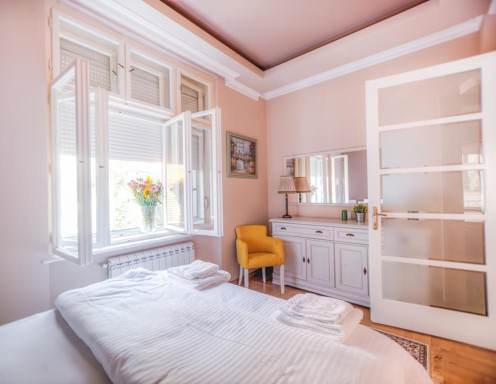 Crown Apartment - Your Royal Stay Belgrad Exteriör bild