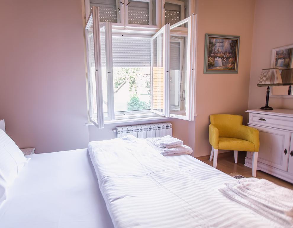 Crown Apartment - Your Royal Stay Belgrad Exteriör bild