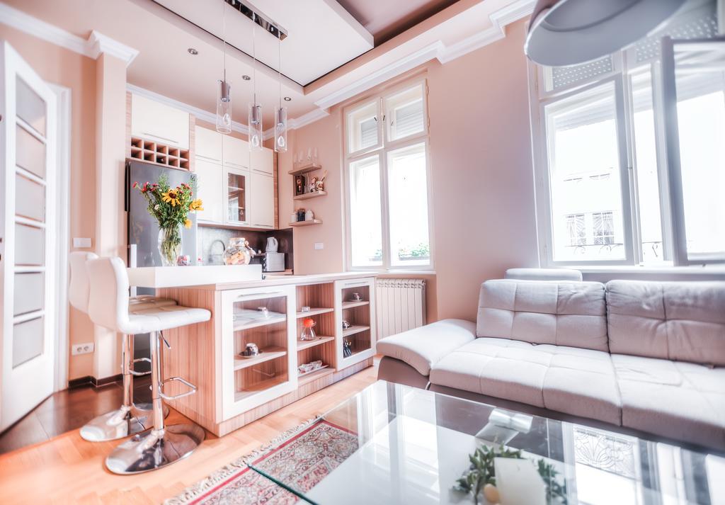 Crown Apartment - Your Royal Stay Belgrad Exteriör bild