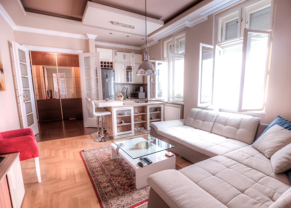 Crown Apartment - Your Royal Stay Belgrad Exteriör bild